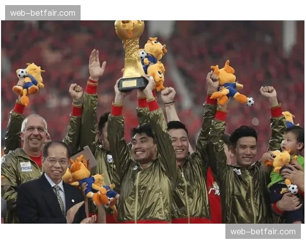 历史瞬间回顾：十年前的今天，广州队首夺亚冠冠军