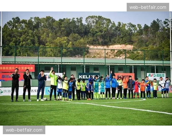 评论：法国青训营是否过于强调控球，而忽视了防守落位的基础训练？