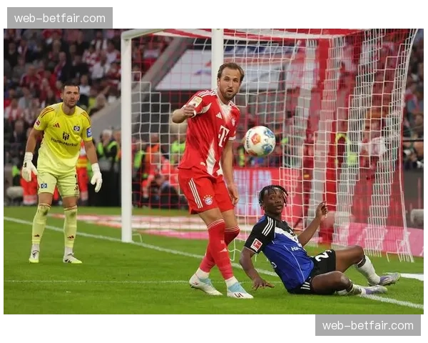 拜仁青训16岁前锋菲利普-冯陶贝参加一线队训练，展现俱乐部未来布局